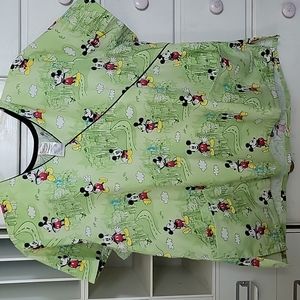 Gently used scrub top with Mickey Mouse 2XL